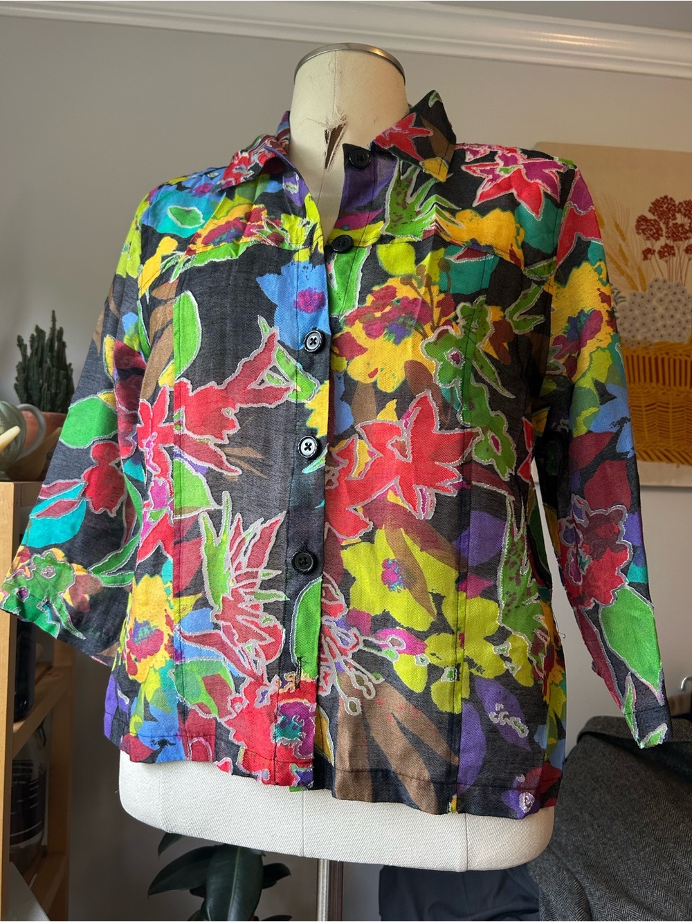 Women's Multicolor Floral Button-Down Shirt - Bold Garden Print